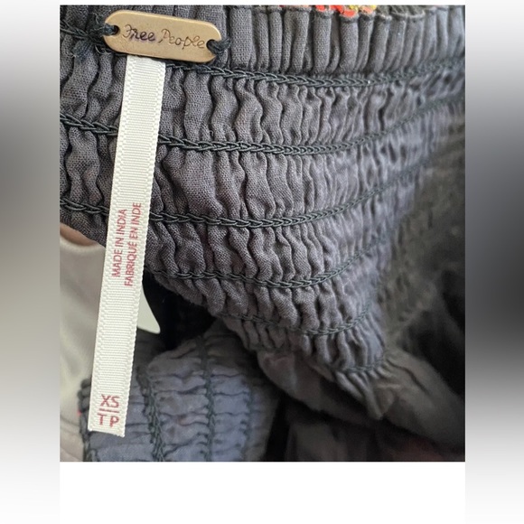 SECRET GARDEN BLACK COMB XS NWT - Picture 2 of 3